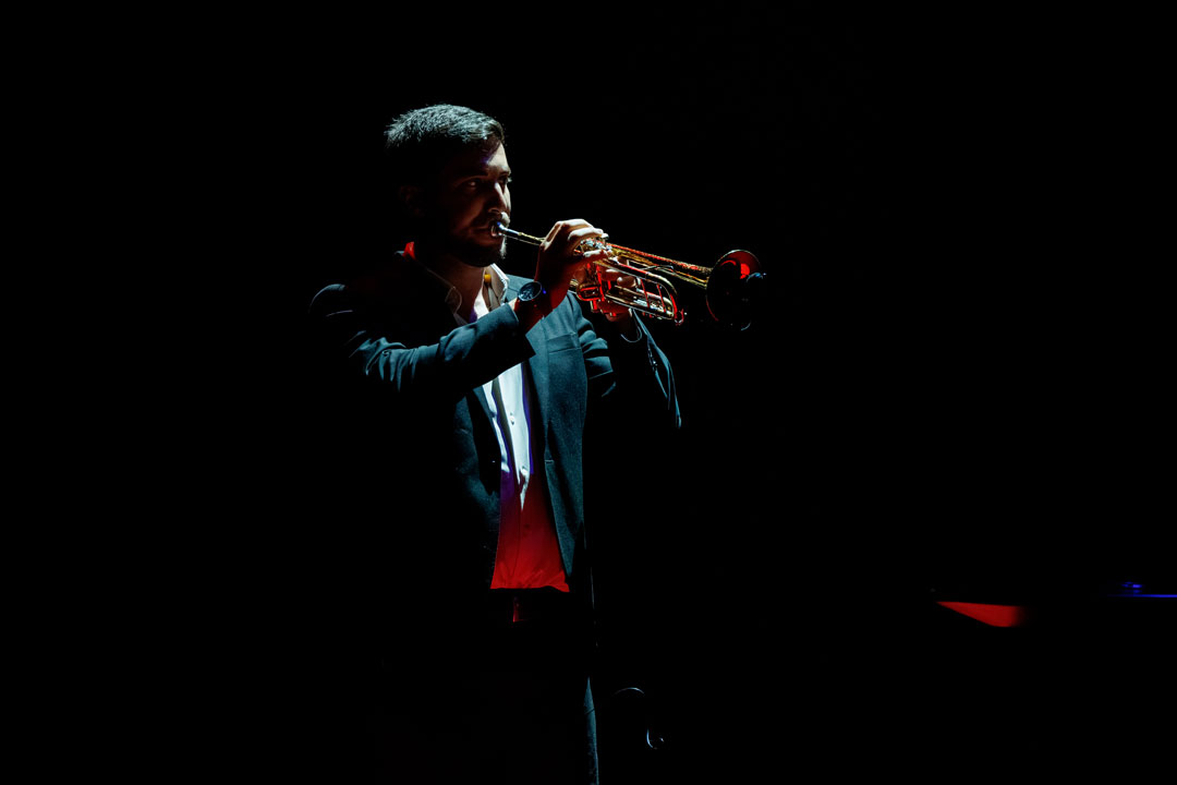 Noam Bargil in de Stadsshouwburg tijdens het Gouden Kalveren Gala (fotograaf Marcel Krijgsman)
